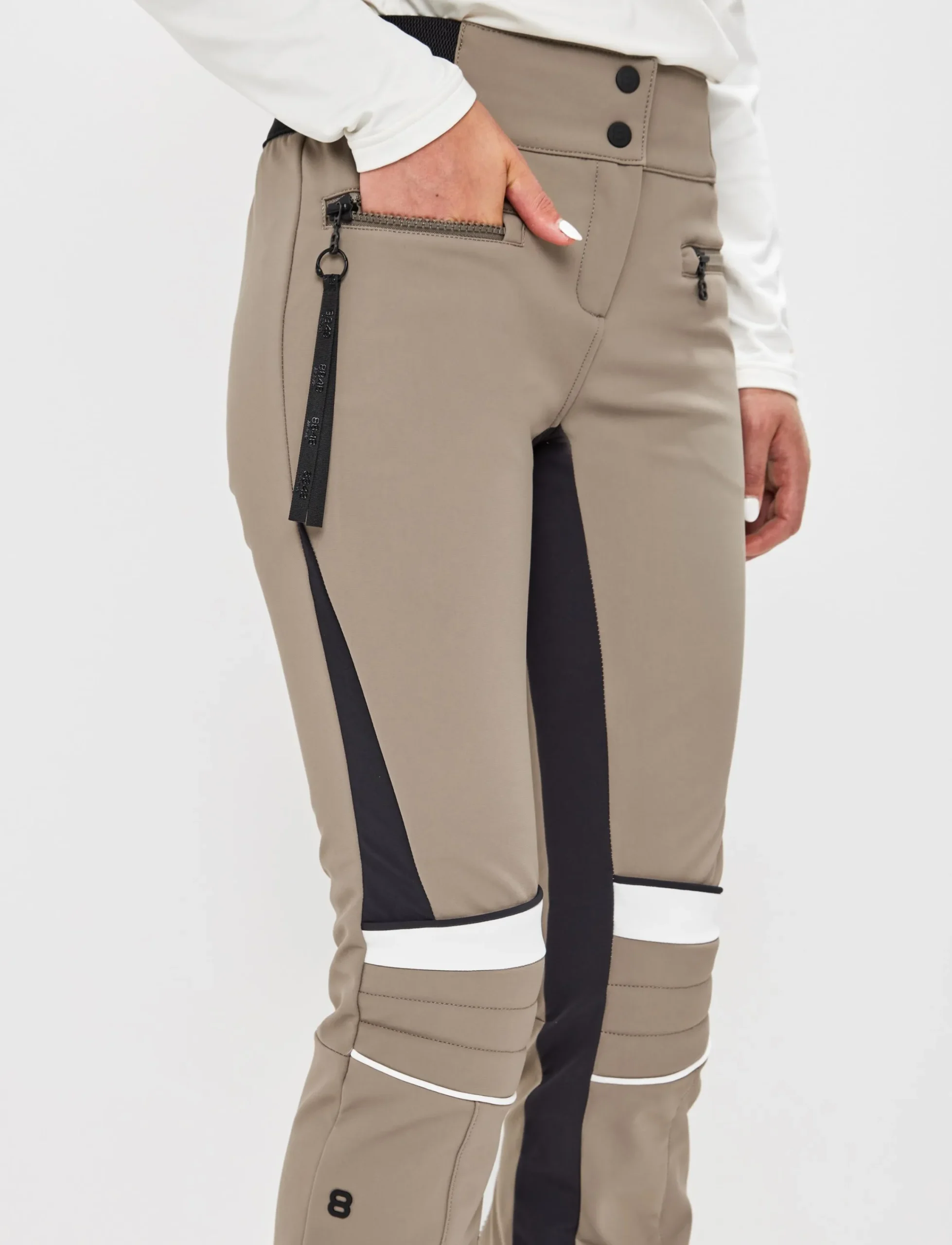 8848 Altitude Klader|Adela W Pant - Fallen Rock